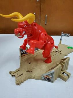 el toro loco showdown playset